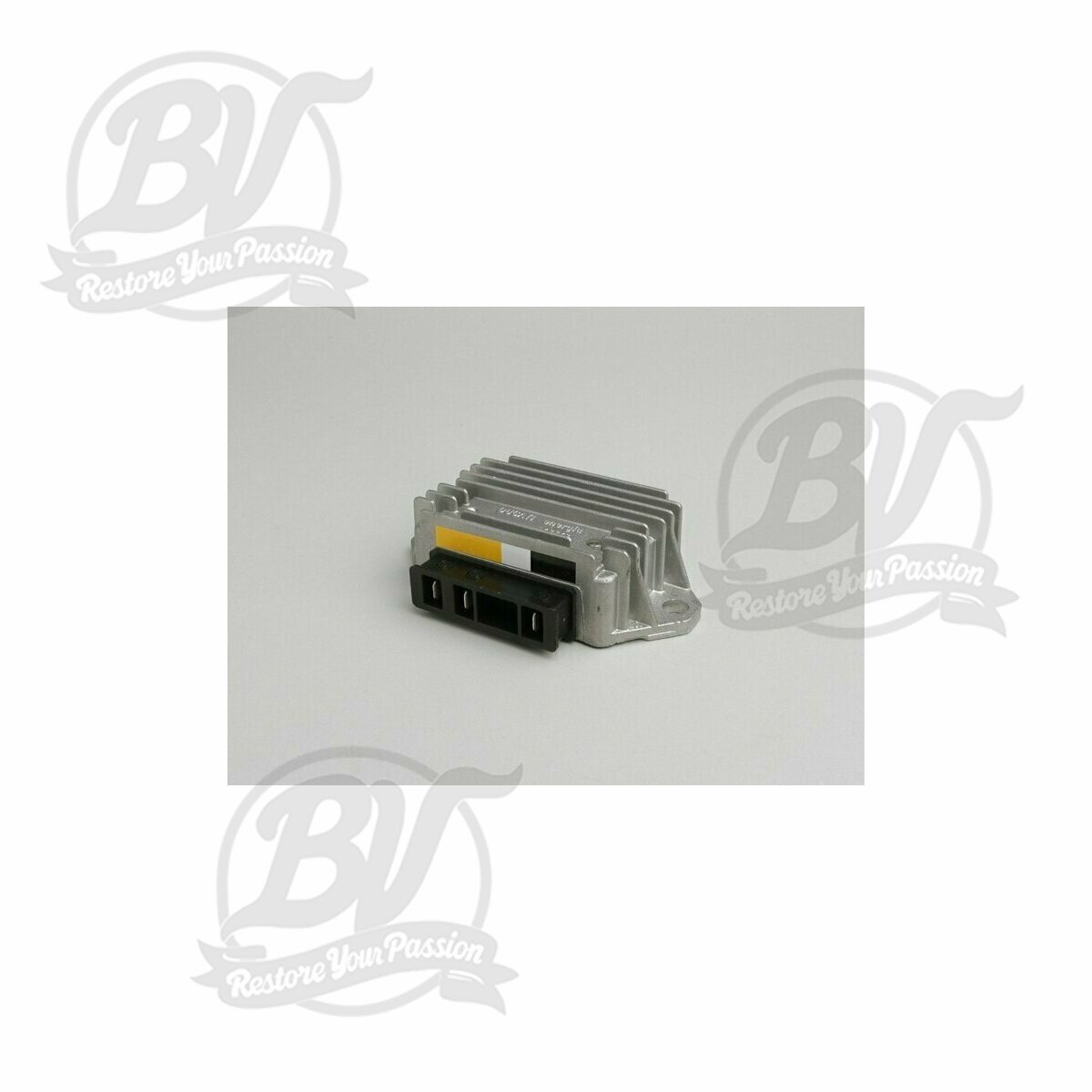 R&eacute;gulateur de tension 3 cosses 12V (G-G-Terre) Vespa