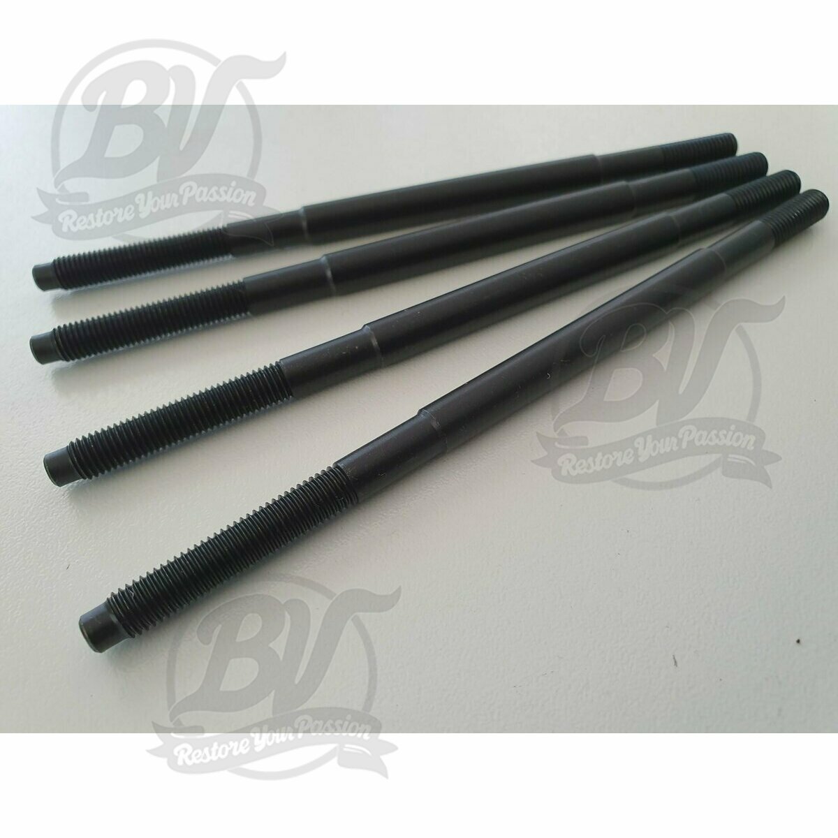 Kit de 4 goujons MD Racing M7x152mm, goujons 8 mm tige r&eacute;sistance10,9 mm