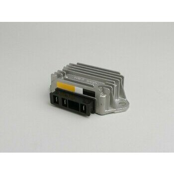 R&eacute;gulateur de tension 3 cosses 12V (G-G-Terre) Vespa