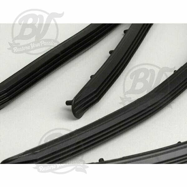 Baguettes de plancher en caoutchouc largeur=15mm- Vespa V50, V50N (1964-, V5A1T 36000-), V50R (1969-) - gomme (sans rails en alliage)